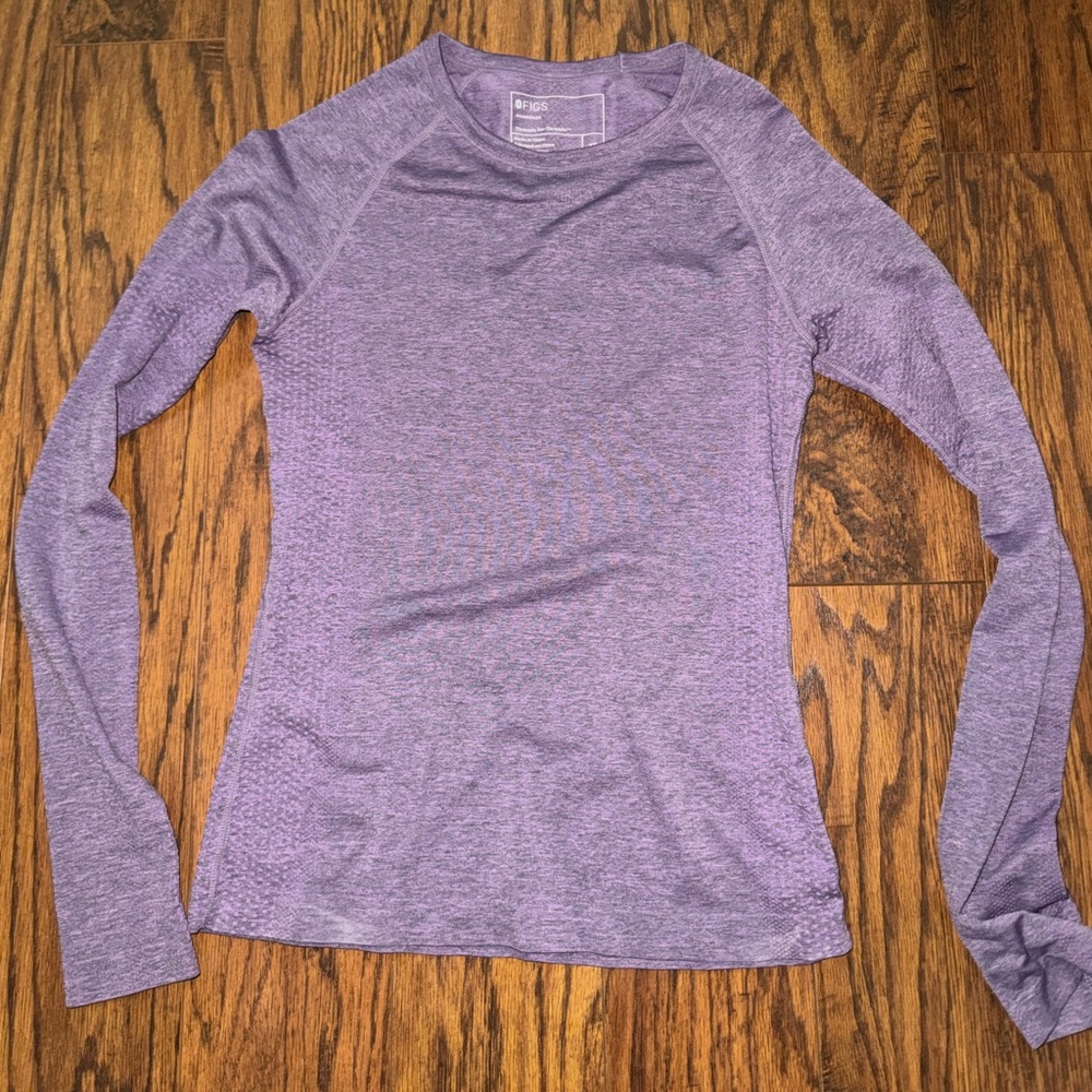 Figs seamless long sleeve - like new